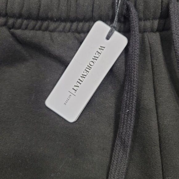 WeWoreWhat Pull On Sweat Shorts - Picture 3 of 8